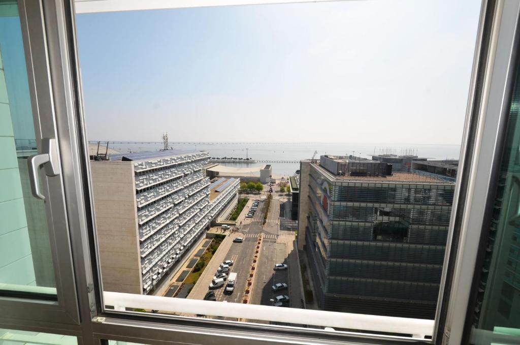 Expo Oriente Lis Apartment Lisbon Exterior photo